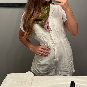 Adorable white linen romper by universal thread🤍